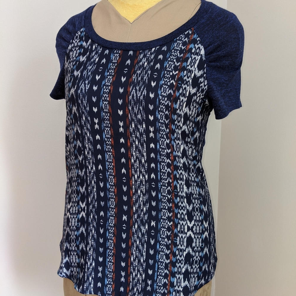 Maurice's size small raglan sleeve top